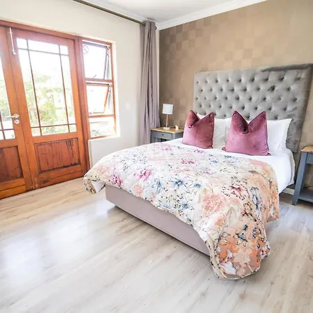 Ferienwohnung Six Whale Rock Gardens Plettenberg Bay Exterior foto