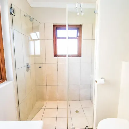 Ferienwohnung Six Whale Rock Gardens Plettenberg Bay Exterior foto