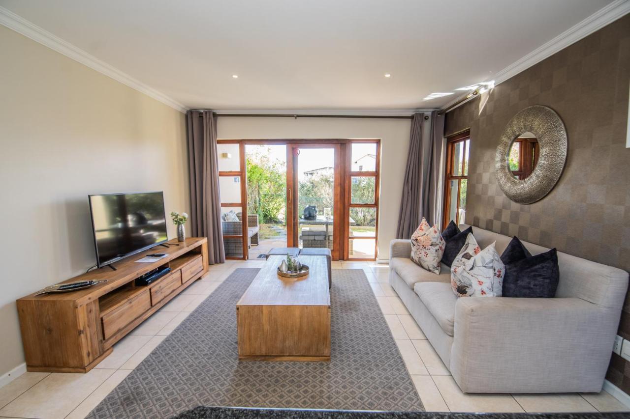 Apartment Six Whale Rock Gardens With Back Up Power For Load Shedding Plettenberg Bay