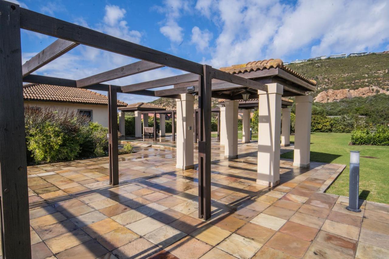 Six Whale Rock Gardens With Back Up Power For Load Shedding Apartment Plettenberg Bay