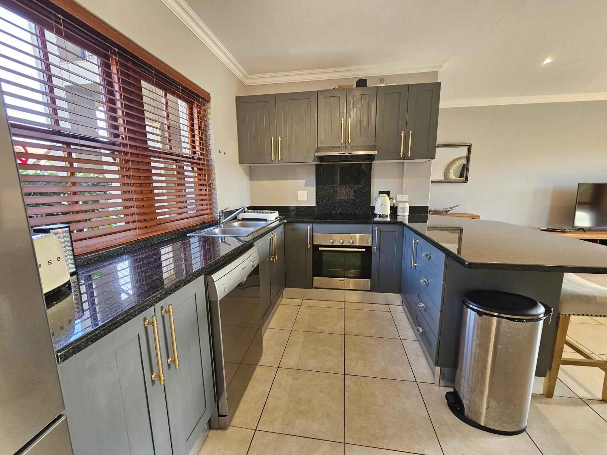 Apartment Six Whale Rock Gardens With Back Up Power For Load Shedding *