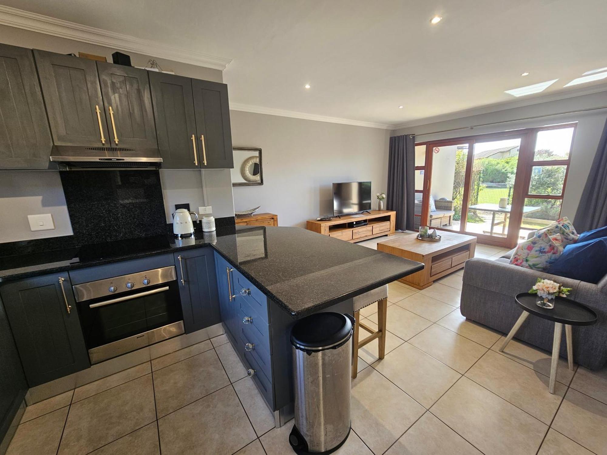 Six Whale Rock Gardens With Back Up Power For Load Shedding Apartment *