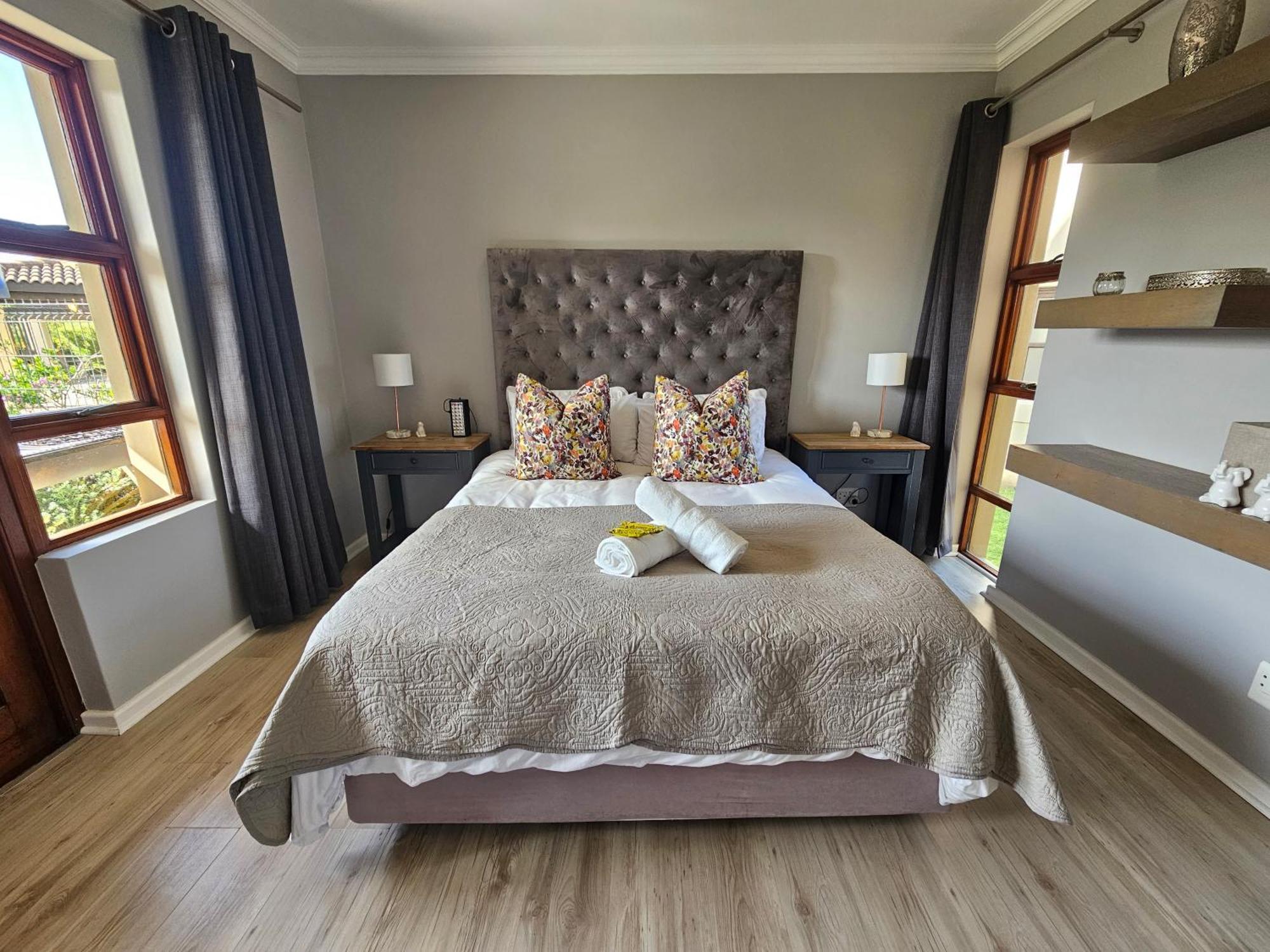 Six Whale Rock Gardens With Back Up Power For Load Shedding Apartment Plettenberg Bay